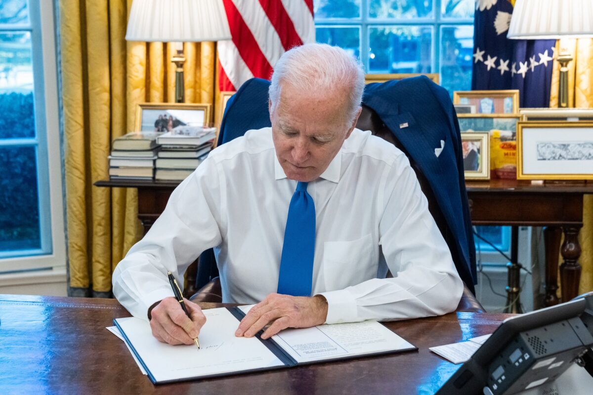 Biden responds with sanctions as Putin recognizes Donetsk and Lugansk