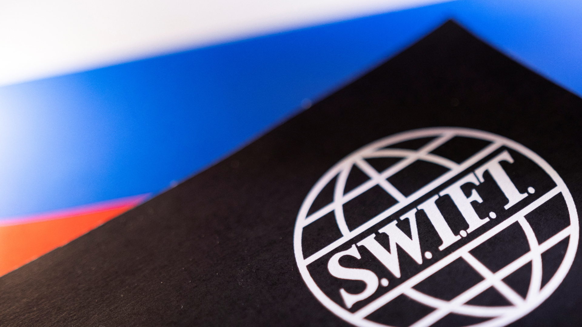 ԱՄՆ-ն և ԵՄ-ն քննարկում են SWIFT համակարգից ՌԴ մի շարք բանկերի անջատման հնարավորությունը. ԶԼՄ-ներ