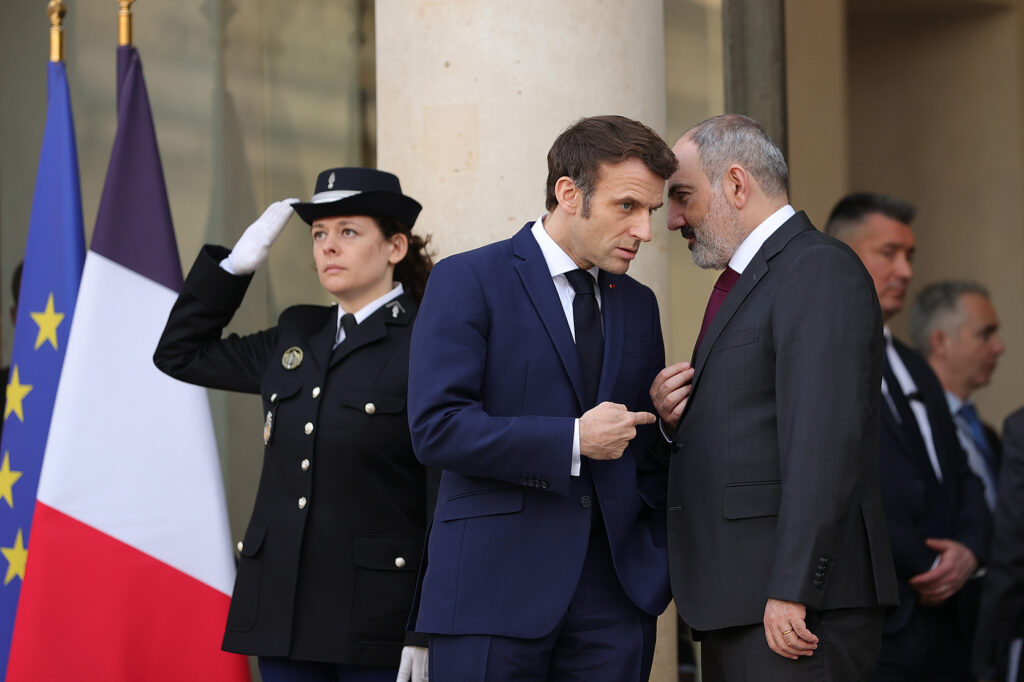Video - Prime Minister Pashinyan and President Macron meet at the Élysée Palace