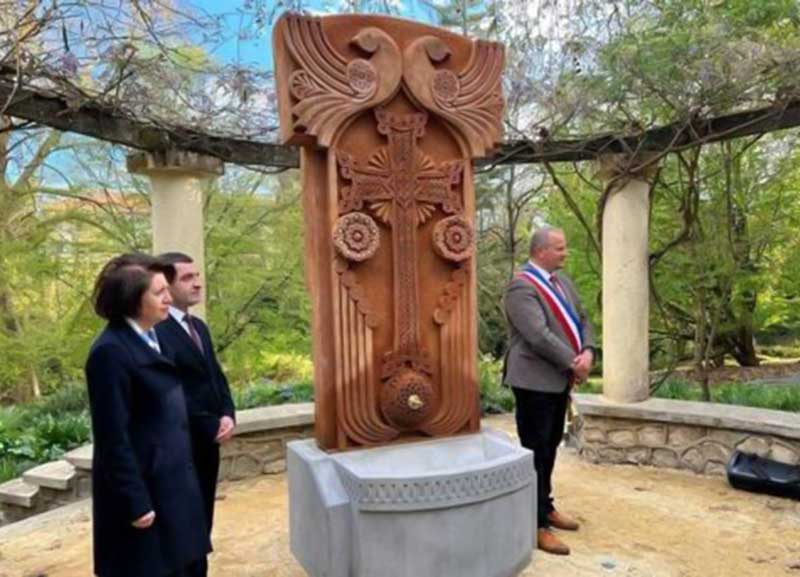  Ֆրանսիայի Մոնդը Մարսան քաղաքում տեղադրվել է Գյումրեցի ճարտարապետ Սուրեն Կուրազյանի փորագրած խաչքարը 