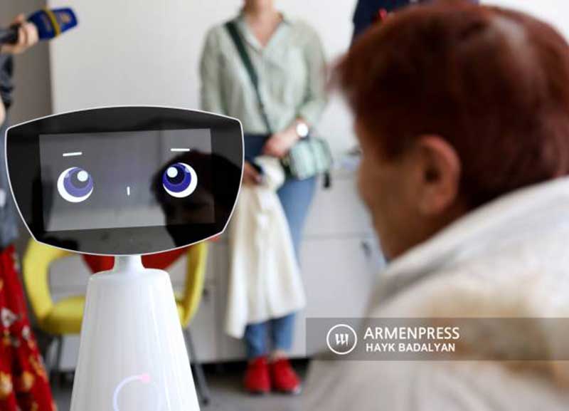 Ռոբին ռոբոտը մեկ տարվա ընթացքում դարձել է Նորքի տուն-ինտերնատի բնակիչների ուրախության և զբաղմունքի աղբյուրը 