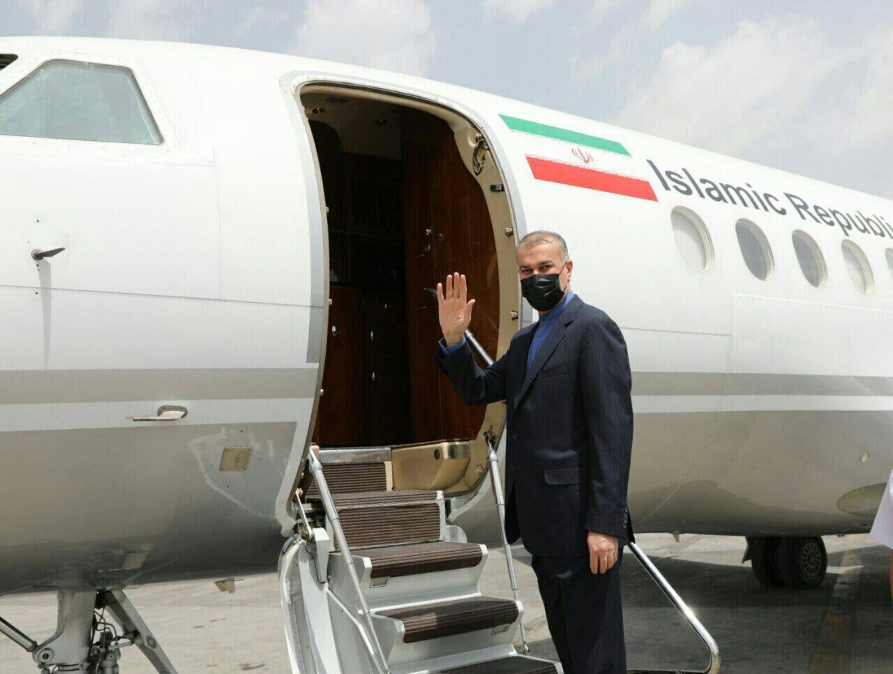 Iran FM off to Switzerland to attend Davos 2022