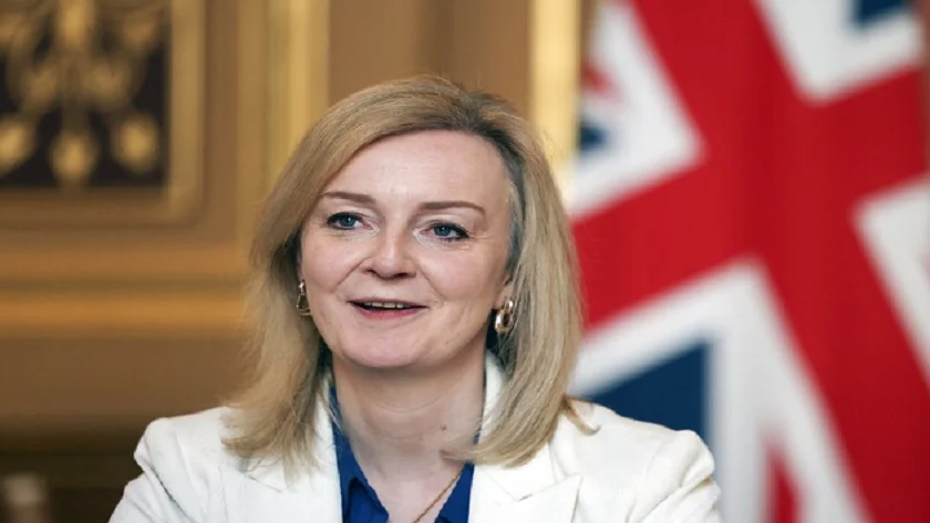 British Foreign Minister announces her candidacy for Prime Minister