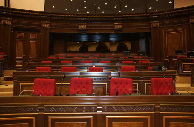 armenia , Ruling Civil Contract faction will not apply to Constitutional Court to strip opposition MPs of parliamentary mandates
