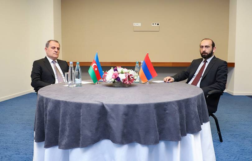 Հայտնի է՝ ինչ է քննարկվել Հայաստանի եւ Ադրբեջանի ԱԳ նախարարների հանդիպման ժամանակ