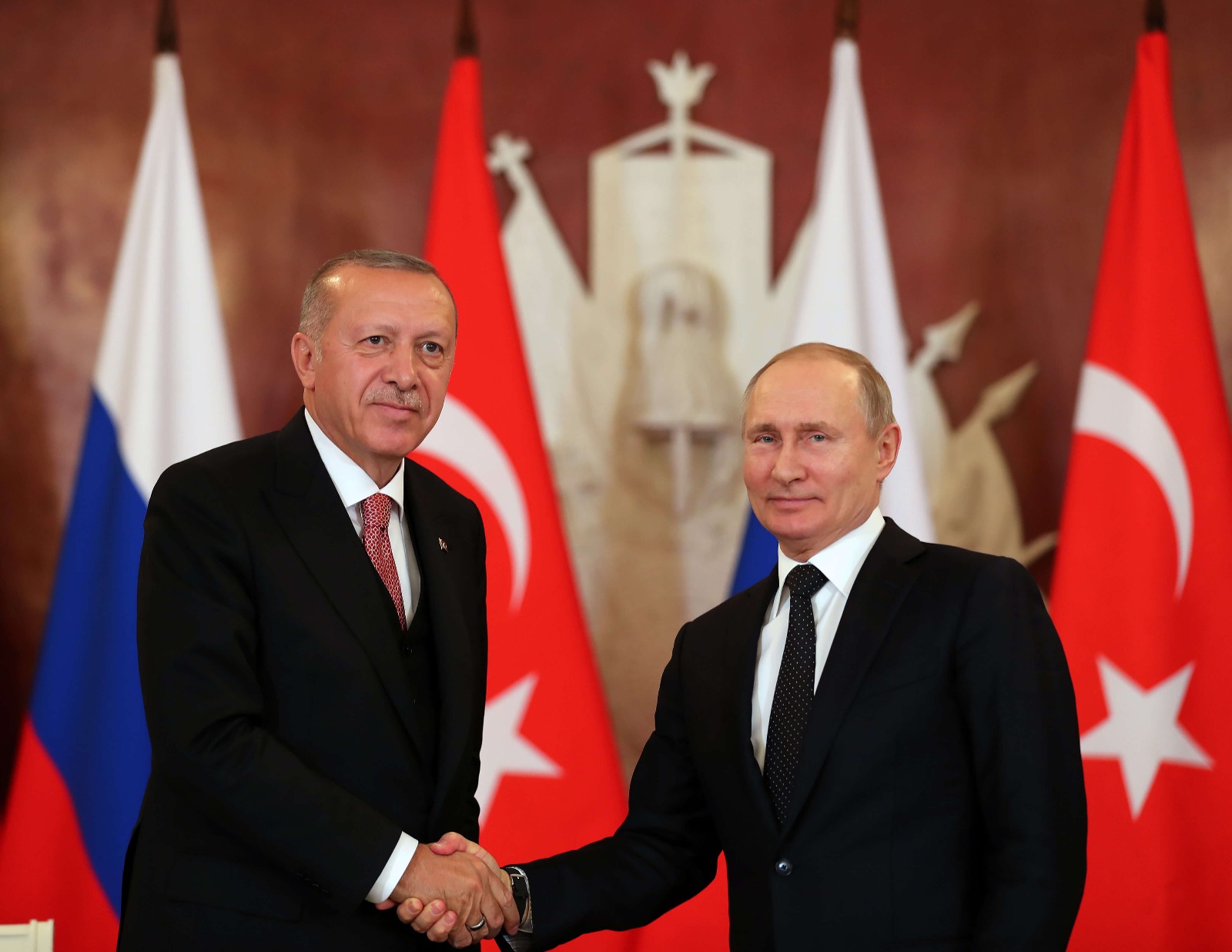 روسای جمهوری روسیه و ترکیه روز جمعه ۱۴ مرداد با صدور بیانیه‌ای مشترک، متعهد به تقویت همکاری‌های سیاسی و اقتصادی از جمله در حوزه انرژی و تجارت شدند.