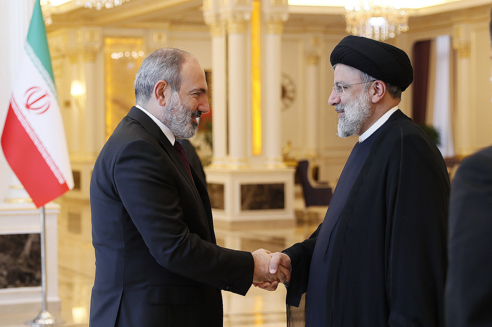 تأکید رئیس‌جمهور بر حفظ مرزهای ایران و ارمنستان، به هر قیمتی