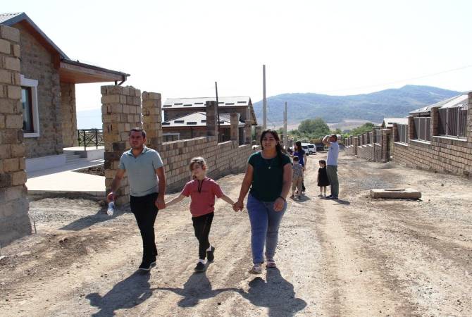 Over 90 families in Artsakh receive houses in new district