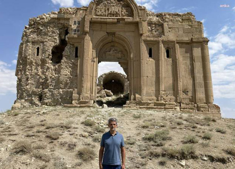 Գարո Փայլանը Վանի նահանգում ուսումնասիրել է ոչնչացման վտանգի տակ գտնվող հայկական եկեղեցիների ու վանքերի վիճակը