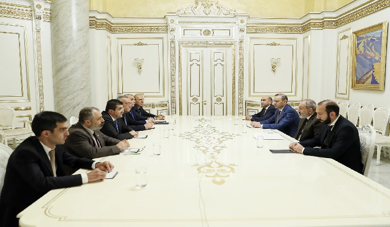Prime Minister hosted delegation led by Arayik Harutyunyan