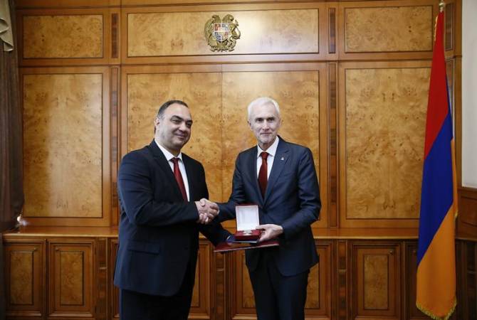 Police Chief of Armenia awards Secretary General of Interpol with the Medal for Strengthening Cooperation