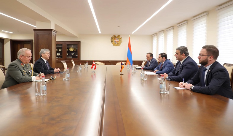 Suren Papikyan presented situation created as result of Azerbaijani aggression to Austrian ambassador