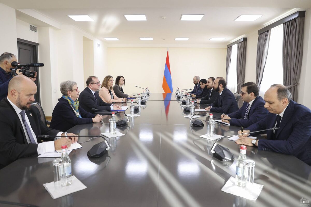Armenian FM, EU Monitoring Capacity head discuss situation in the region