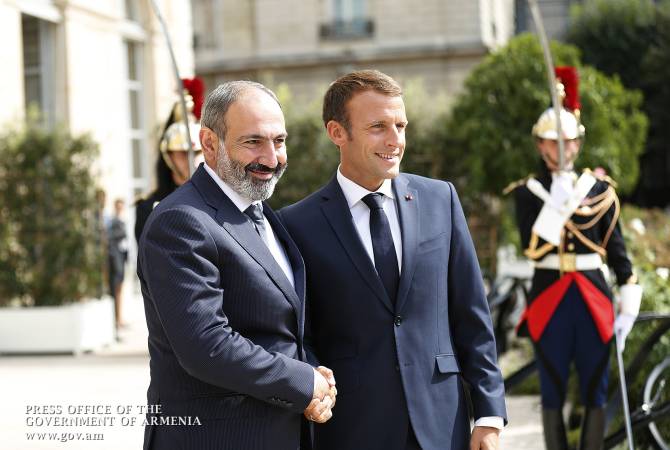Armenian PM to meet with French President in Tunisia during La Francophonie summit