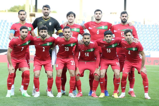 ایران با لباس‌های قرمز مقابل انگلیس