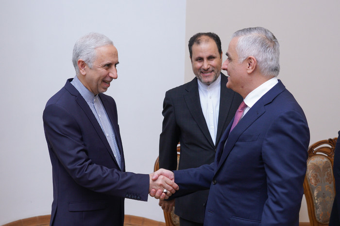 Armenian Deputy PM, Iranian Ambassador discuss prospects of launching railway between the two countries