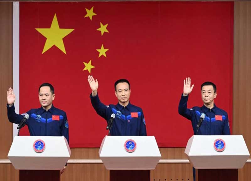 چین سفینه شنژو15 را به فضا می‌فرستد