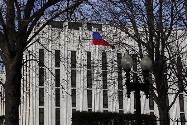 واکنش سفارت روسیه در آمریکا به تعیین سقف قیمت برای نفت مسکو