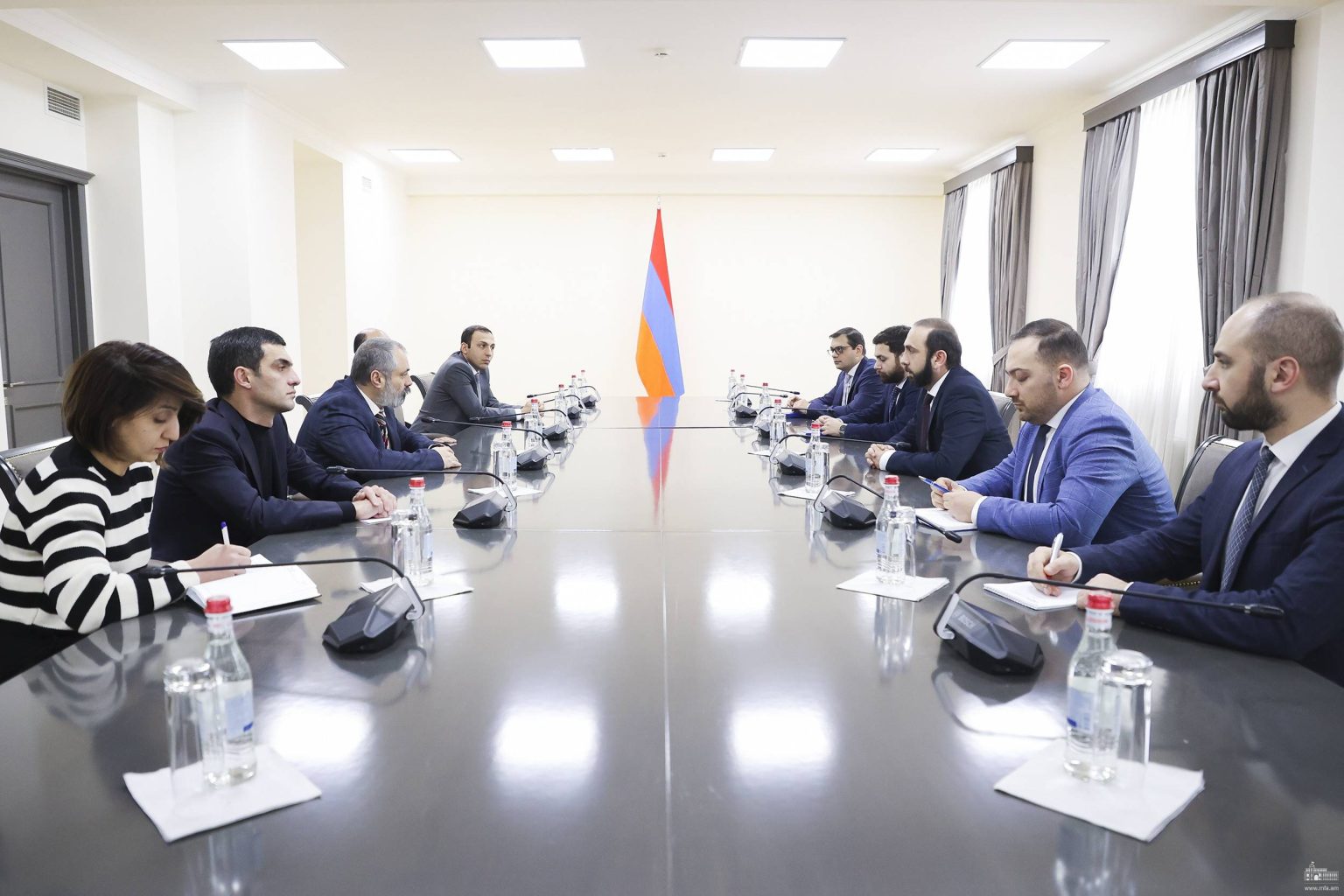 Հայաստանի և Արցախի ԱԳ նախարարները քննարկել են Լաչինի միջանցքում ստեղծված իրավիճակը