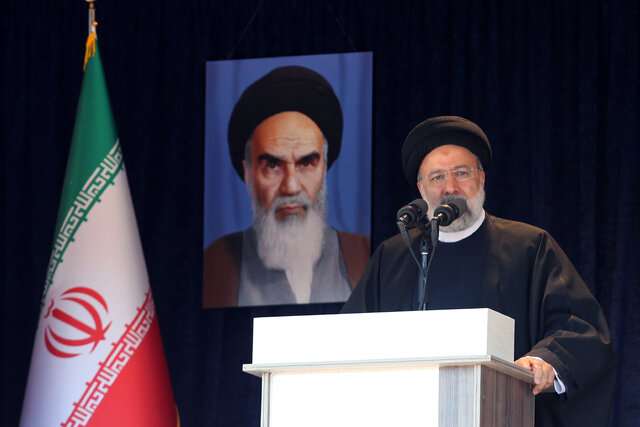 رییسی در مراسم تشییع شهدای گمنام تهران : حق عقب گرد نداریم