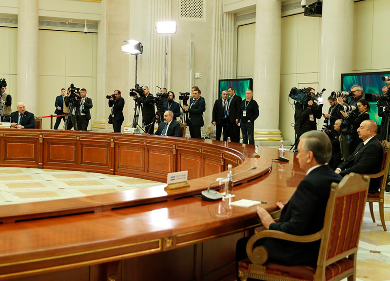نخست وزیر ارمنستان در نشست غیررسمی سران کشورهای عضو مستقل مشترک المنافع در سن پترزبورگ شرکت کرد.