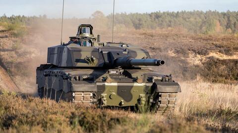 انگلیس فرستادن یک گردان از تانک‌های «چلنجر ۲» را به اوکراین تایید می‌کند
