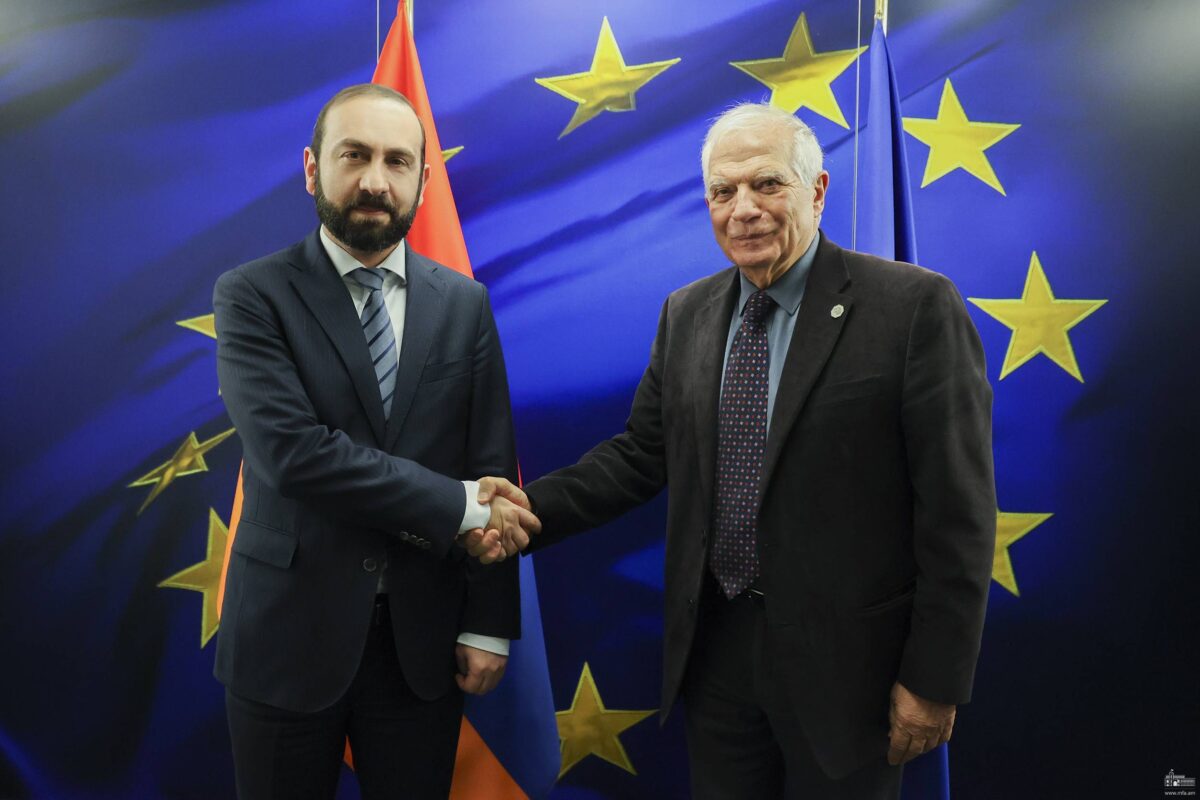 Armenian FM draws Josep Borrell’s attention to the humanitarian crisis in Artsakh