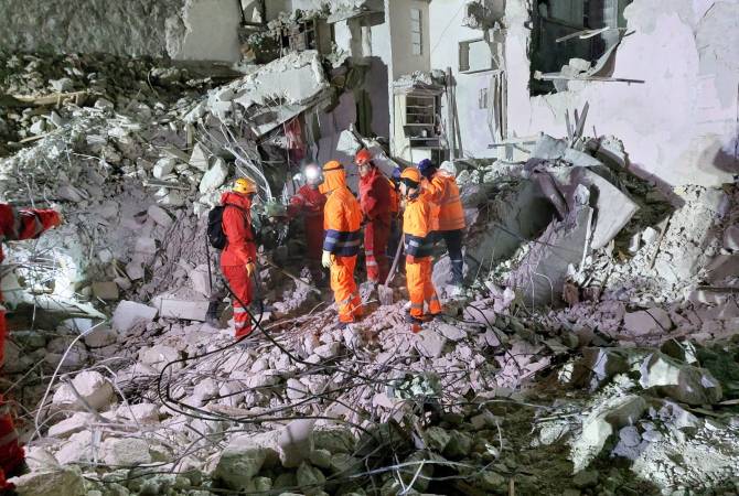 MP Garo Paylan visits Armenian rescue team in quake-hit Adiyaman