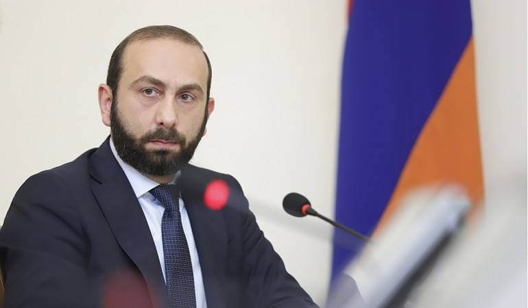 Armenian FM offers condolences over deadly train collision in Greece