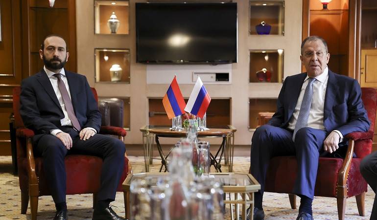 Armenian, Russian FMs discuss situation in blockaded Artsakh