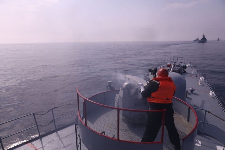 در رزمایش مرکب کمربند امنیت دریایی ۲۰۲۳ انجام شد؛ تیراندازی ناوهای ایران، چین و روسیه به سمت اهداف دریایی