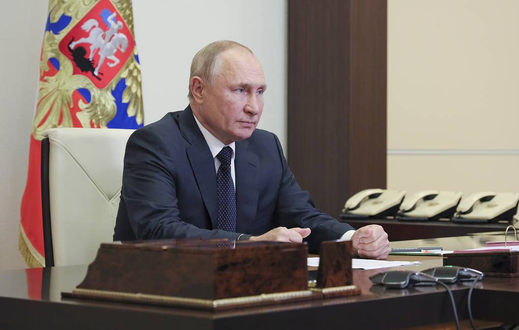 International Criminal Court issues an arrest warrant against Russian President Vladimir Putin