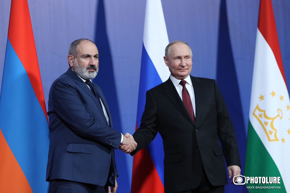 Pashinyan, Putin discuss situation in the region