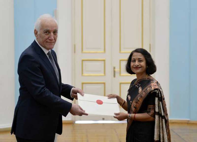 Հնդկաստանի նոր դեսպանը իր հավատարմագրերն է հանձնել Հայաստանի նախագահին