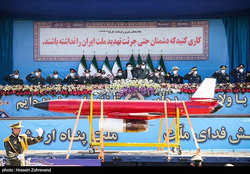  مراسم رژه ارتش جمهوری اسلامی ایران با حضور رئیس جمهور