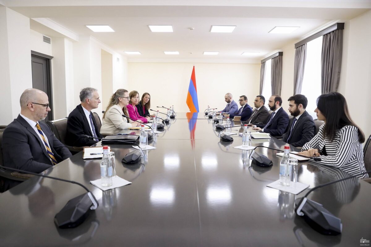 Armenian FM briefs US officials on approaches regarding the settlement of existing issues