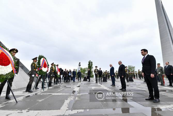 President Khachaturyan, PM Pashinyan and Speaker Simonyan visit Armenian Genocide memorial