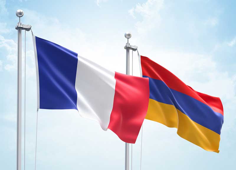 سناتور فرانسوی: باید از ارمنستان در تقابل با باکو حمایت نظامی کنیم
