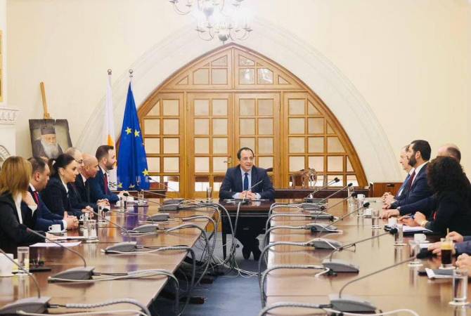 Armenian lawmakers meet with President of Cyprus