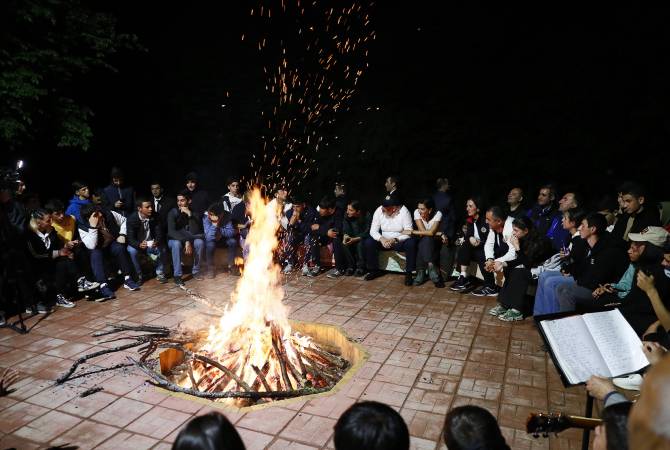 Video - Pashinyan, Anna Hakobyan attend campfire talk with school students ahead of Prime Minister’s Cup running competition