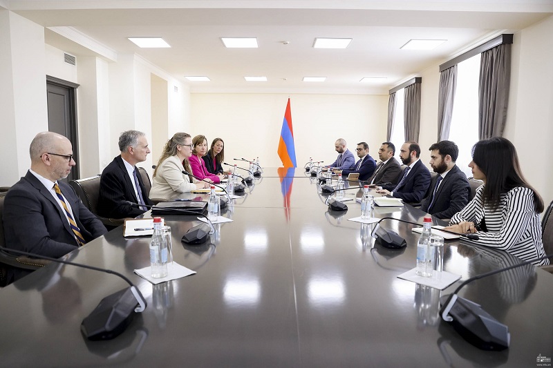 Ararat Mirzoyan and Louis Bono discussed process of regulating Armenia-Azerbaijan relations
