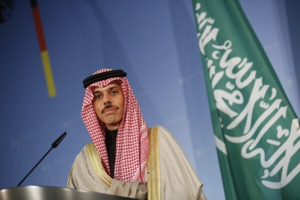 Saudi FM to visit Iran to convey King Salman's message