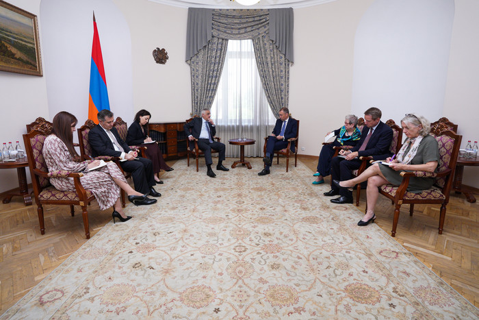 Armenian Deputy PM, EU envoy discuss prospects for reconstruction of Yeraskh-Julfa-Meghri-Horadiz railway