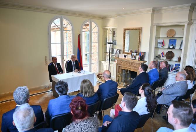 Video - President Khachaturyan meets with Armenian community representatives in Germany