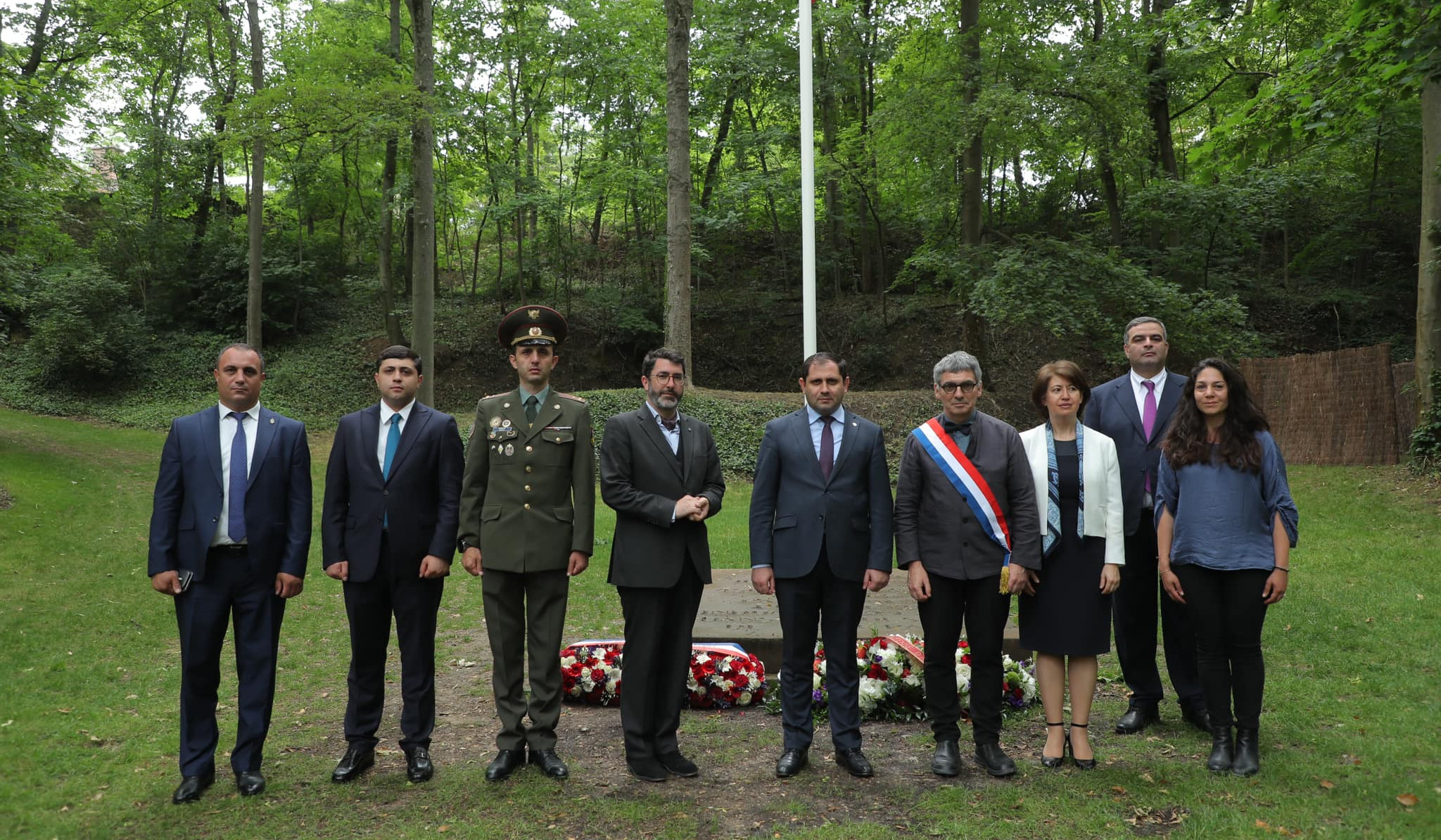 Suren Papikyan visited Mount Valerian memorial commemorating memory of resistance hero Missak Manouchian