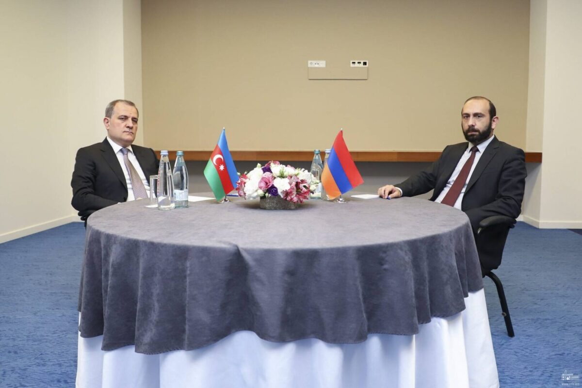 Armenian, Azerbaijani FMs to meet in Washington next week