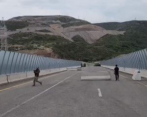 Ադրբեջանը հեռացրել է Հակարիի կամրջի բետոնե պատնեշները