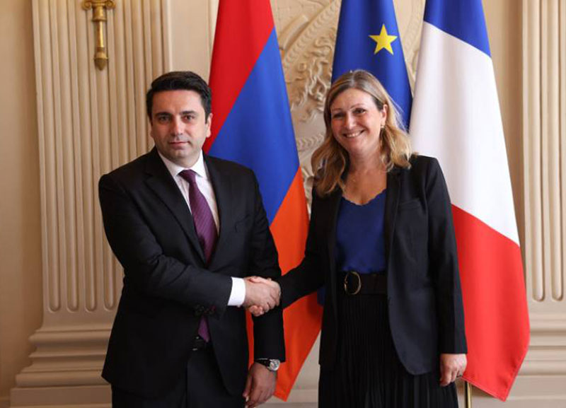 Մենք մշտապես Հայաստանի կողքին ենք. Ֆրանսիայի ԱԺ նախագահը` Ալեն Սիմոնյանին