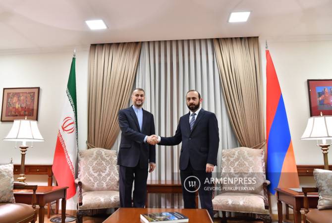 Armenian FM meets Iranian counterpart in Tehran