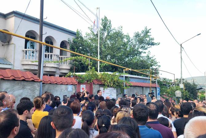 Demonstrators in Nagorno-Karabakh rally outside ICRC office in Stepanakert after Azerbaijan kidnaps patient